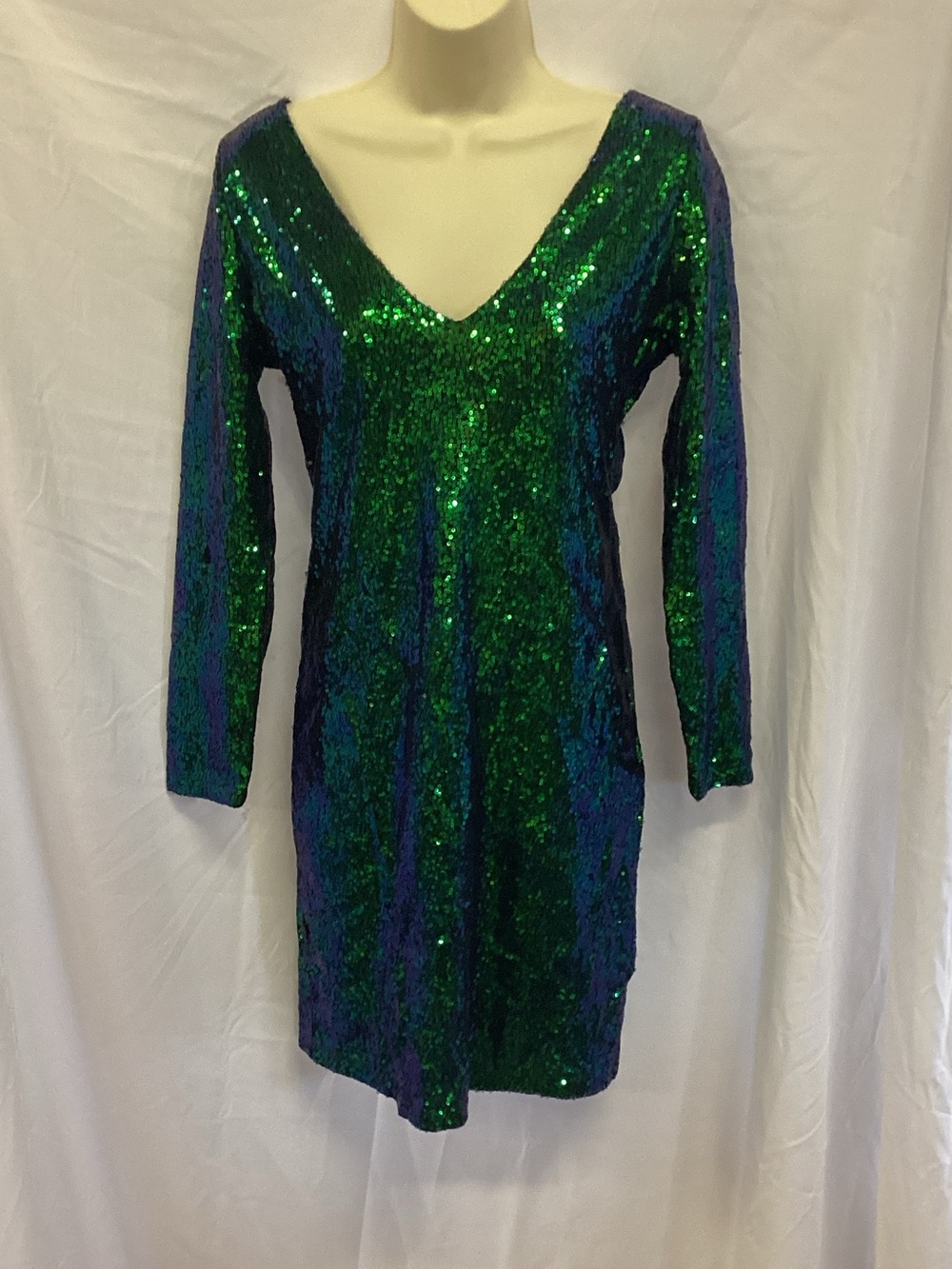Green Sequined V-Neck Long Sleeve Dress